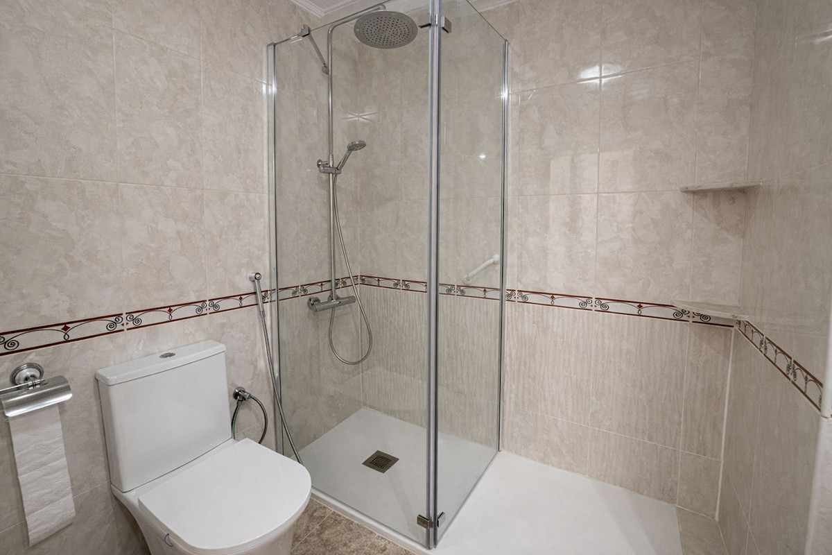 2 Bed Apartment for sale in Villamartin Costa Blanca, Alicante, Spain