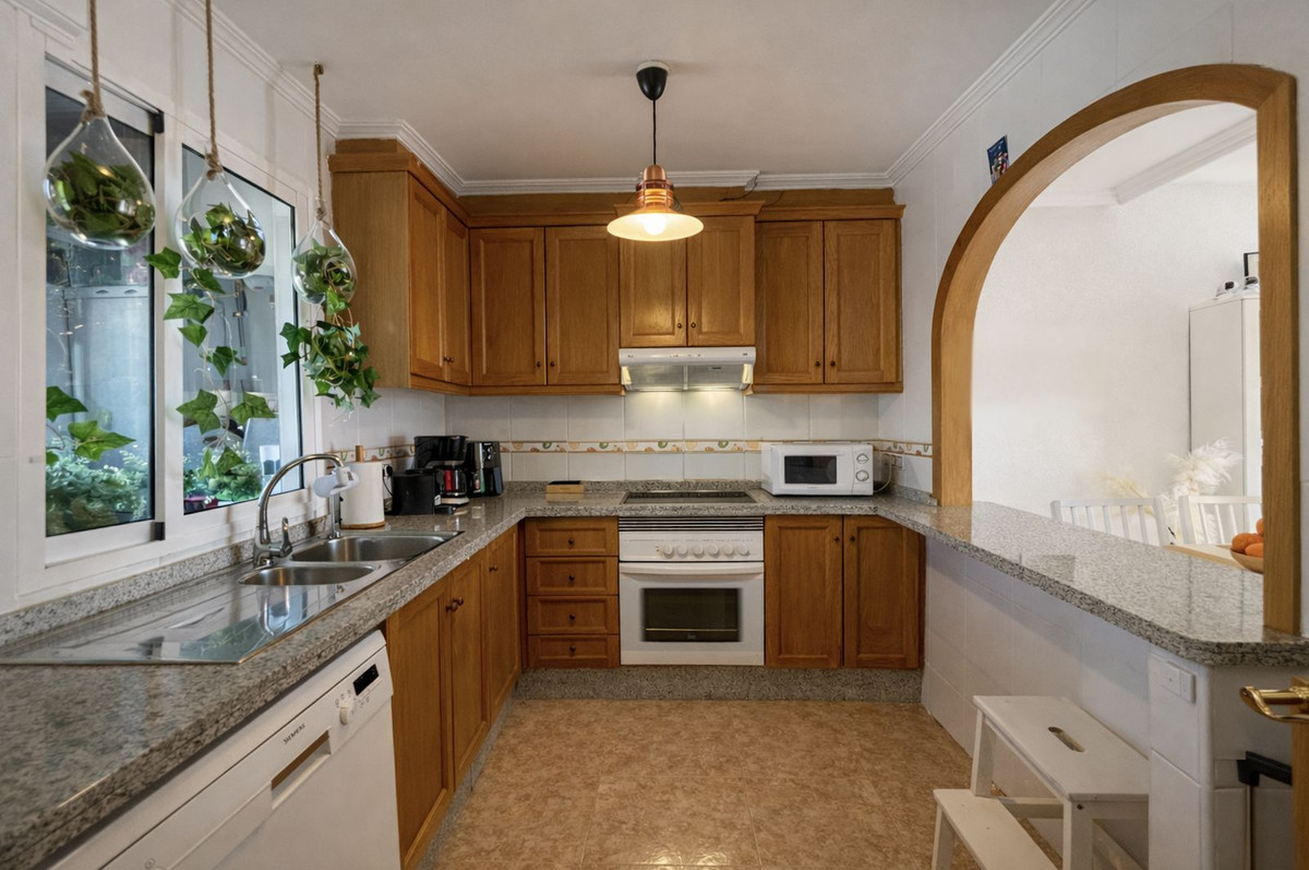 2 Bed Apartment for sale in Villamartin Costa Blanca, Alicante, Spain