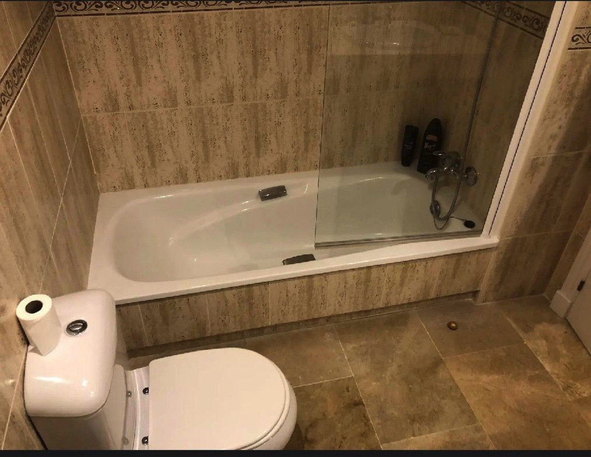3 Bed Apartment for sale in La Duquesa Costa Del Sol, Málaga, Spain