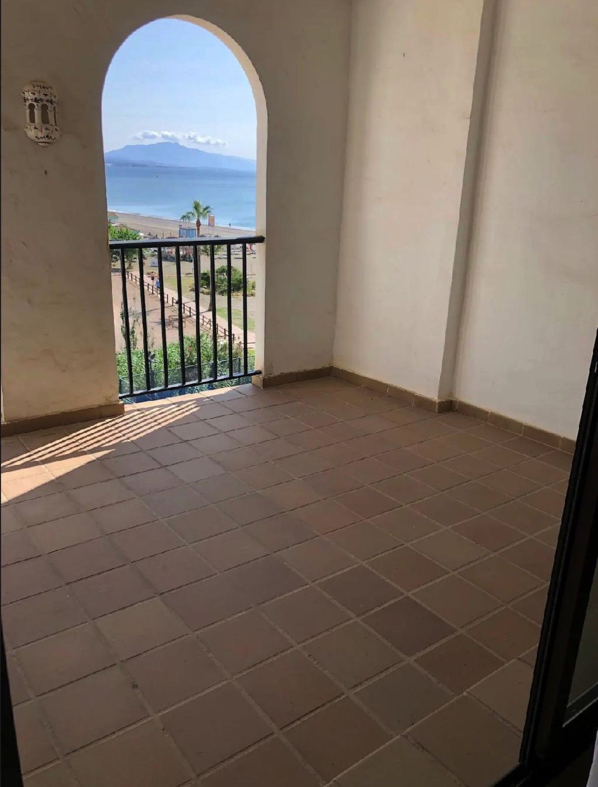3 Bed Apartment for sale in La Duquesa Costa Del Sol, Málaga, Spain