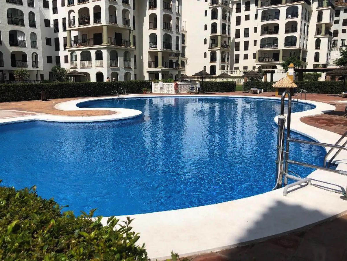 3 Bed Apartment for sale in La Duquesa Costa Del Sol, Málaga, Spain