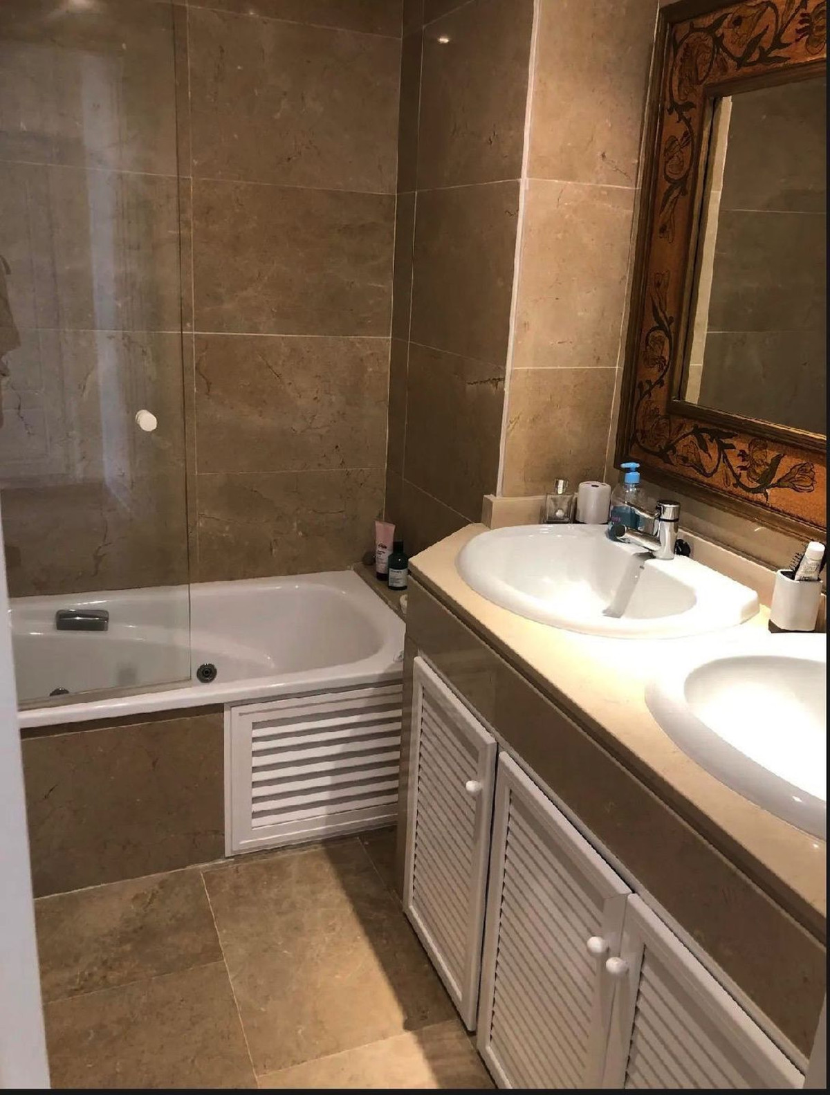 3 Bed Apartment for sale in La Duquesa Costa Del Sol, Málaga, Spain