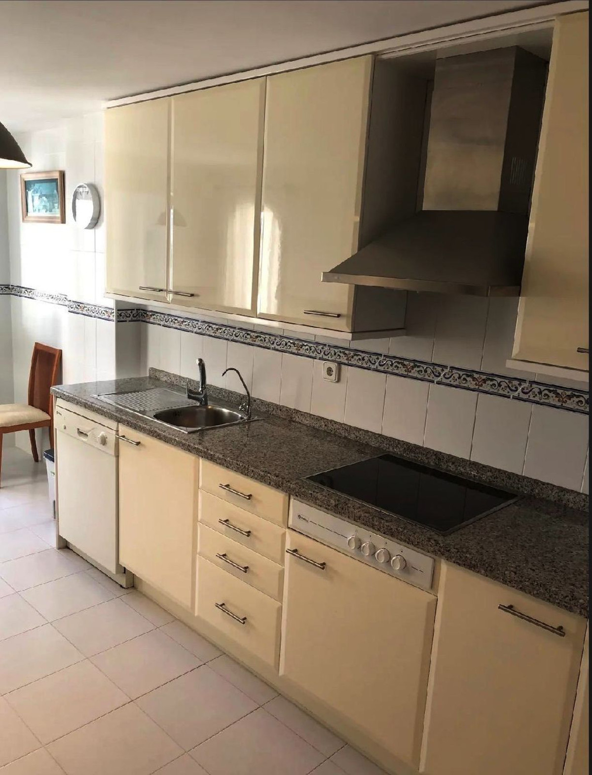 3 Bed Apartment for sale in La Duquesa Costa Del Sol, Málaga, Spain