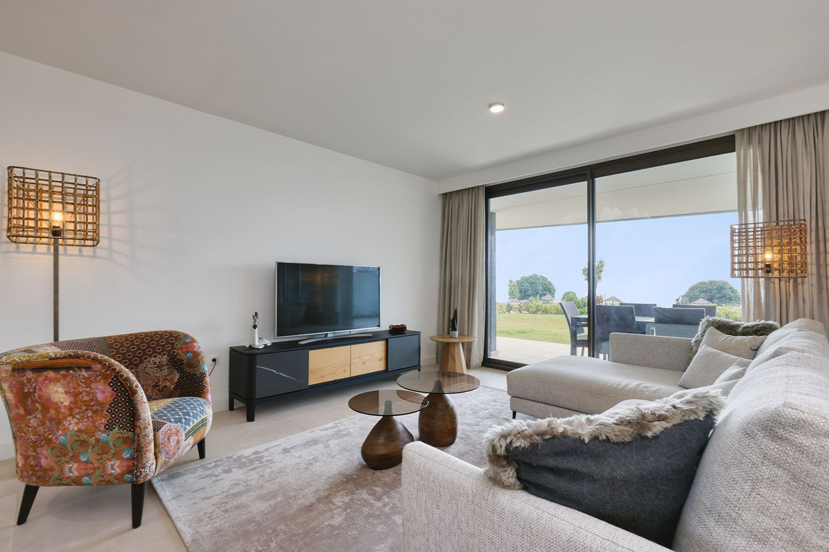 3 Bed Apartment for sale in Casares Costa Del Sol, Málaga, Spain