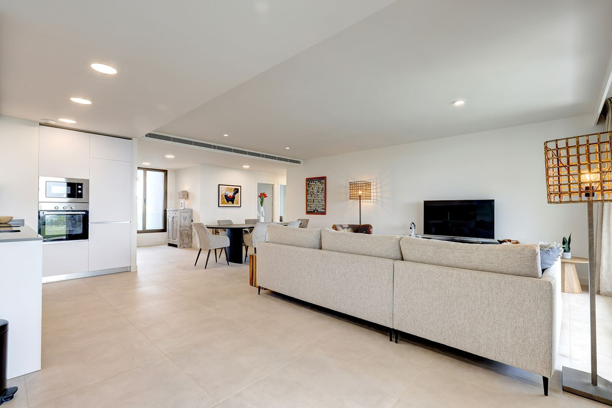 3 Bed Apartment for sale in Casares Costa Del Sol, Málaga, Spain