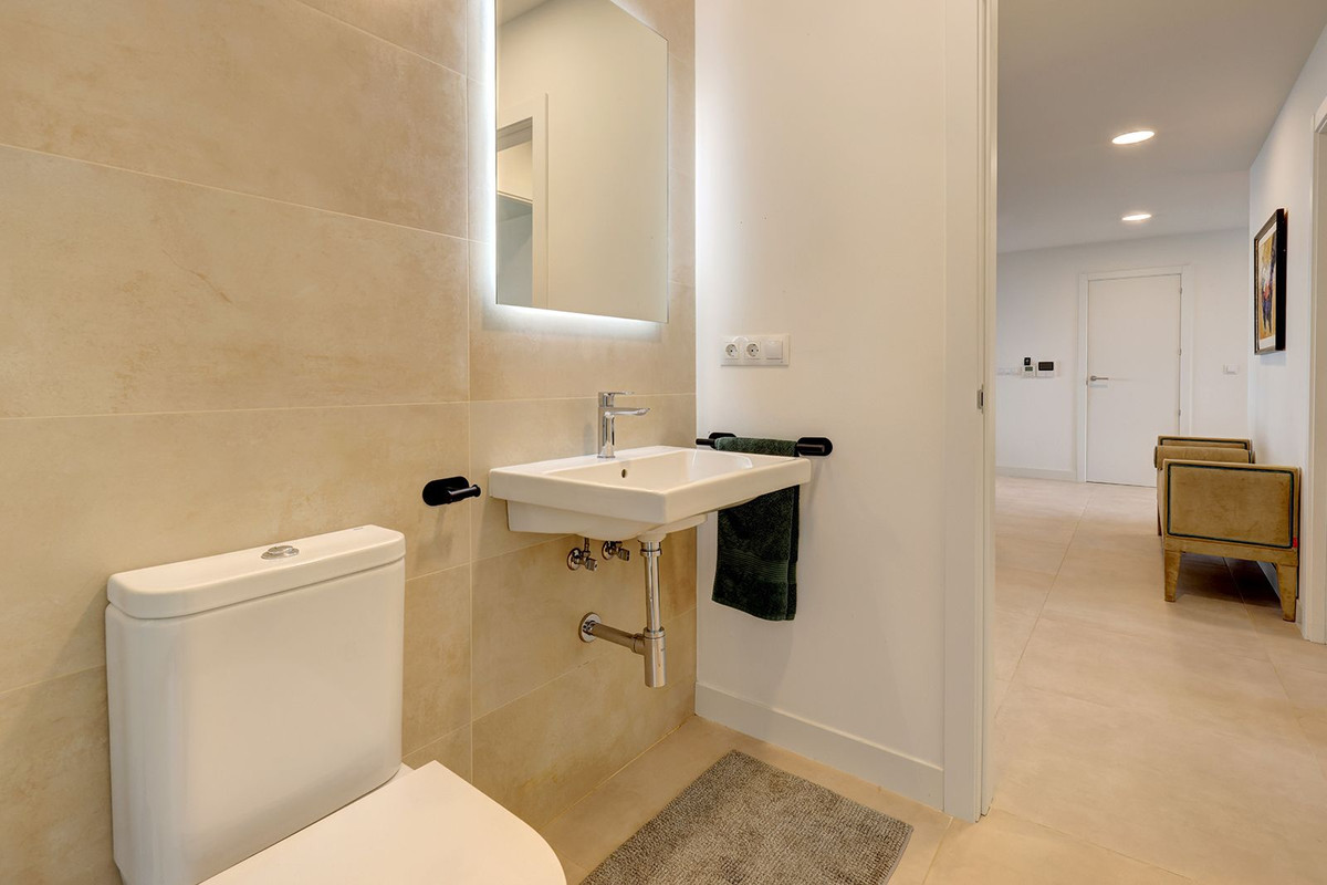 3 Bed Apartment for sale in Casares Costa Del Sol, Málaga, Spain