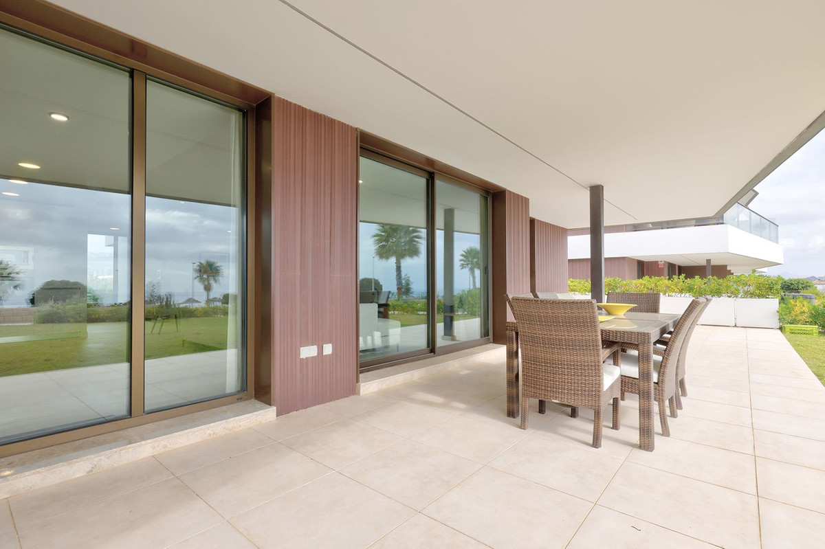 3 Bed Apartment for sale in Casares Costa Del Sol, Málaga, Spain