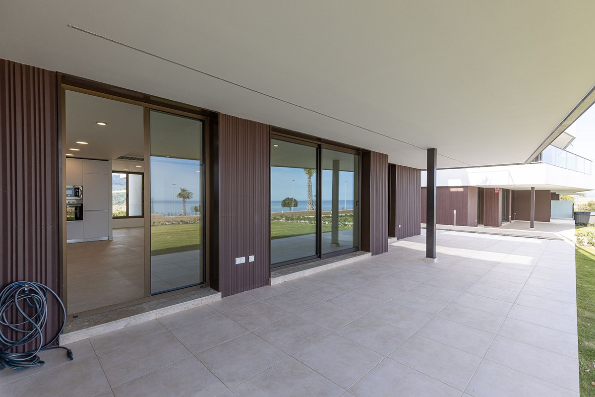 3 Bed Apartment for sale in Casares Costa Del Sol, Málaga, Spain