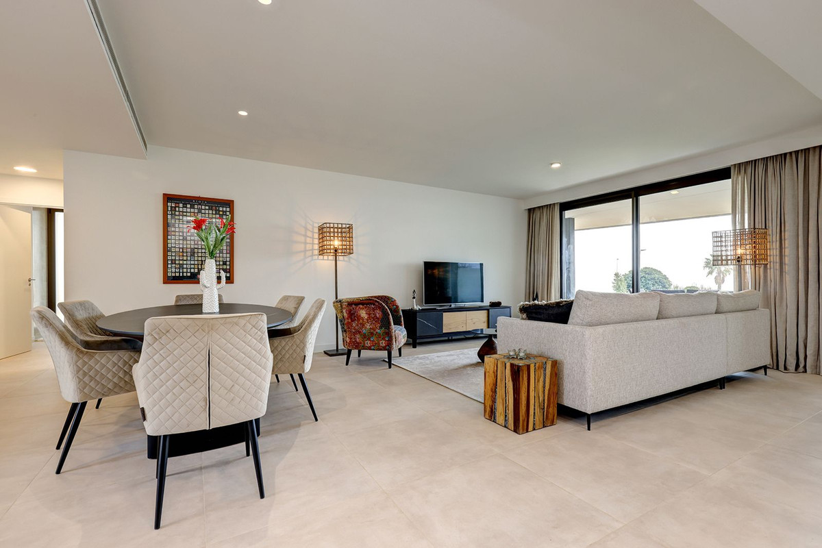 3 Bed Apartment for sale in Casares Costa Del Sol, Málaga, Spain