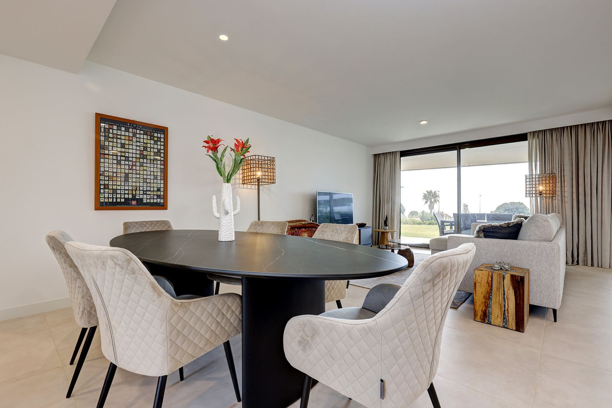3 Bed Apartment for sale in Casares Costa Del Sol, Málaga, Spain