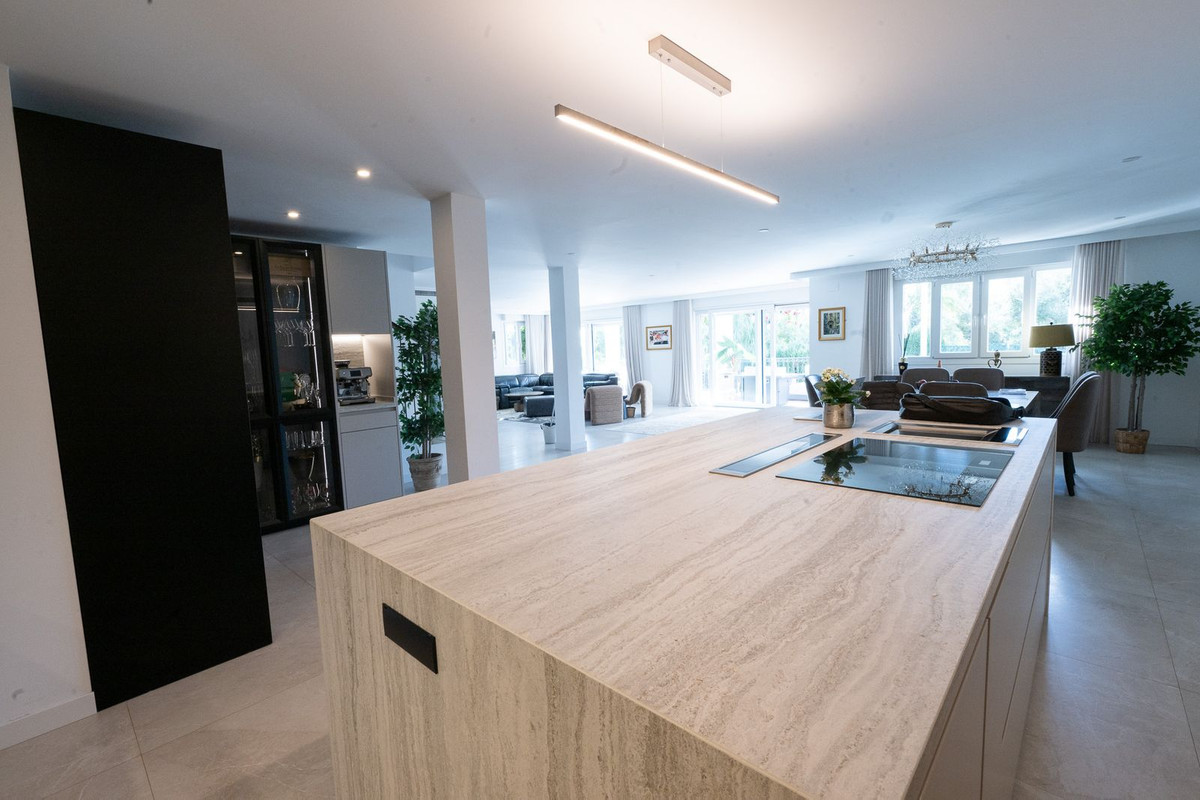 5 Bed Townhouse for sale in Benalmadena Costa Del Sol, Málaga, Spain