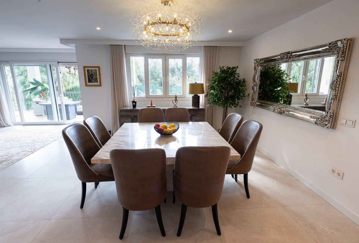 5 Bed Townhouse for sale in Benalmadena Costa Del Sol, Málaga, Spain
