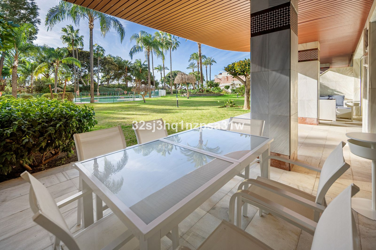 Se vende Apartamento Planta Baja de 6 dormitorios en Costa Del Sol, Málaga, España
