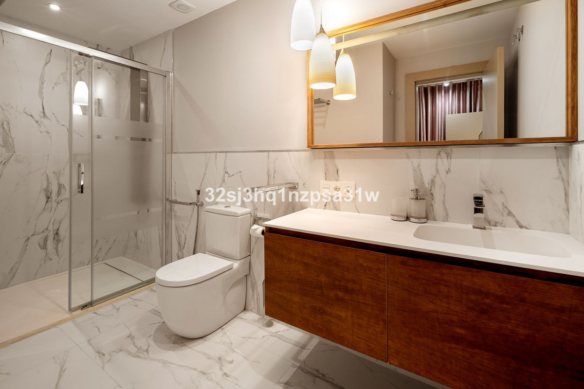 Se vende Apartamento Planta Baja de 6 dormitorios en Costa Del Sol, Málaga, España