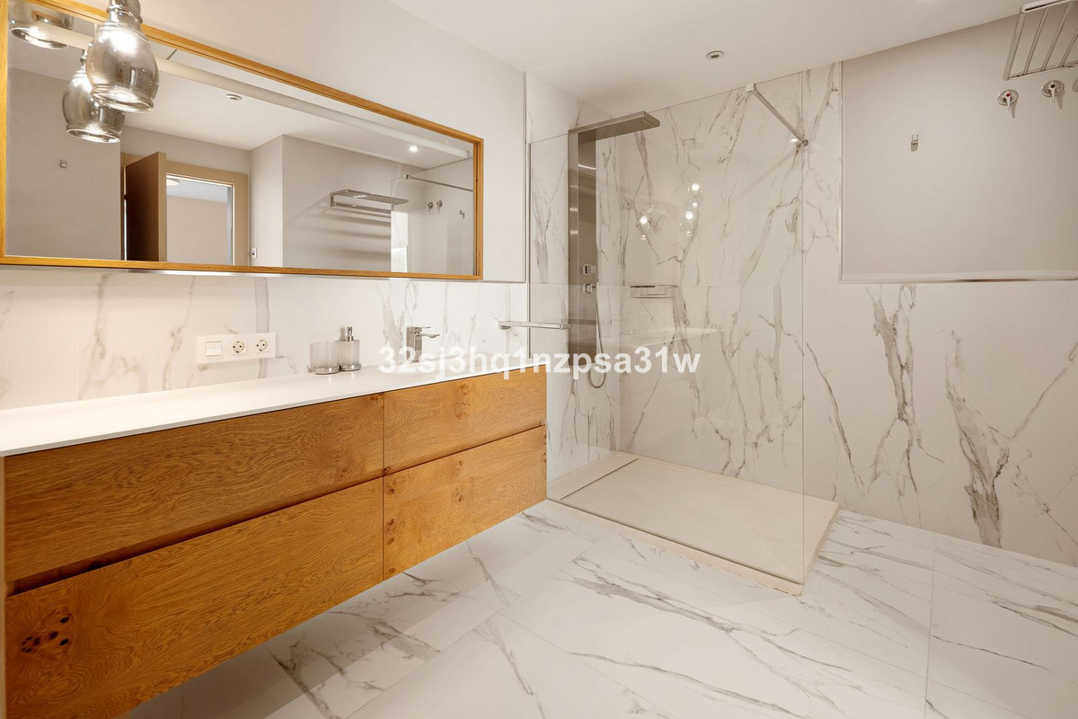 Se vende Apartamento Planta Baja de 6 dormitorios en Costa Del Sol, Málaga, España
