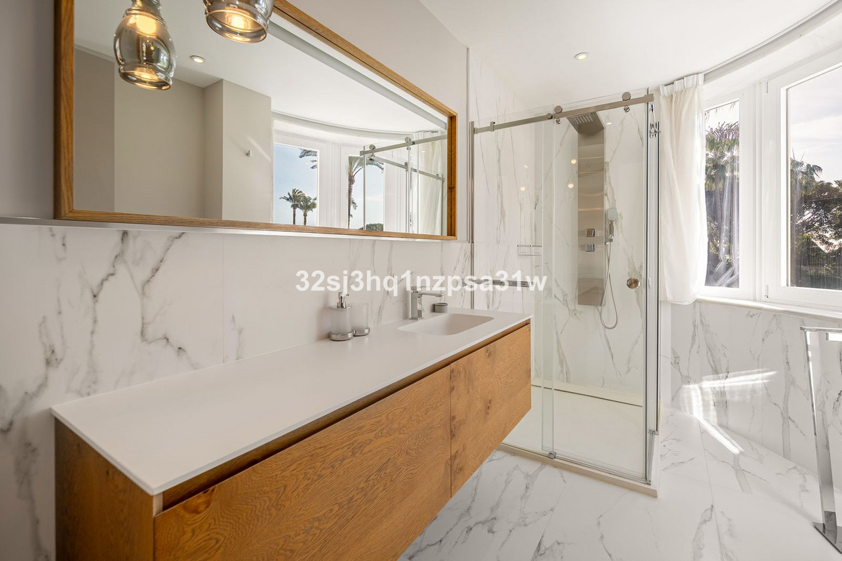Se vende Apartamento Planta Baja de 6 dormitorios en Costa Del Sol, Málaga, España
