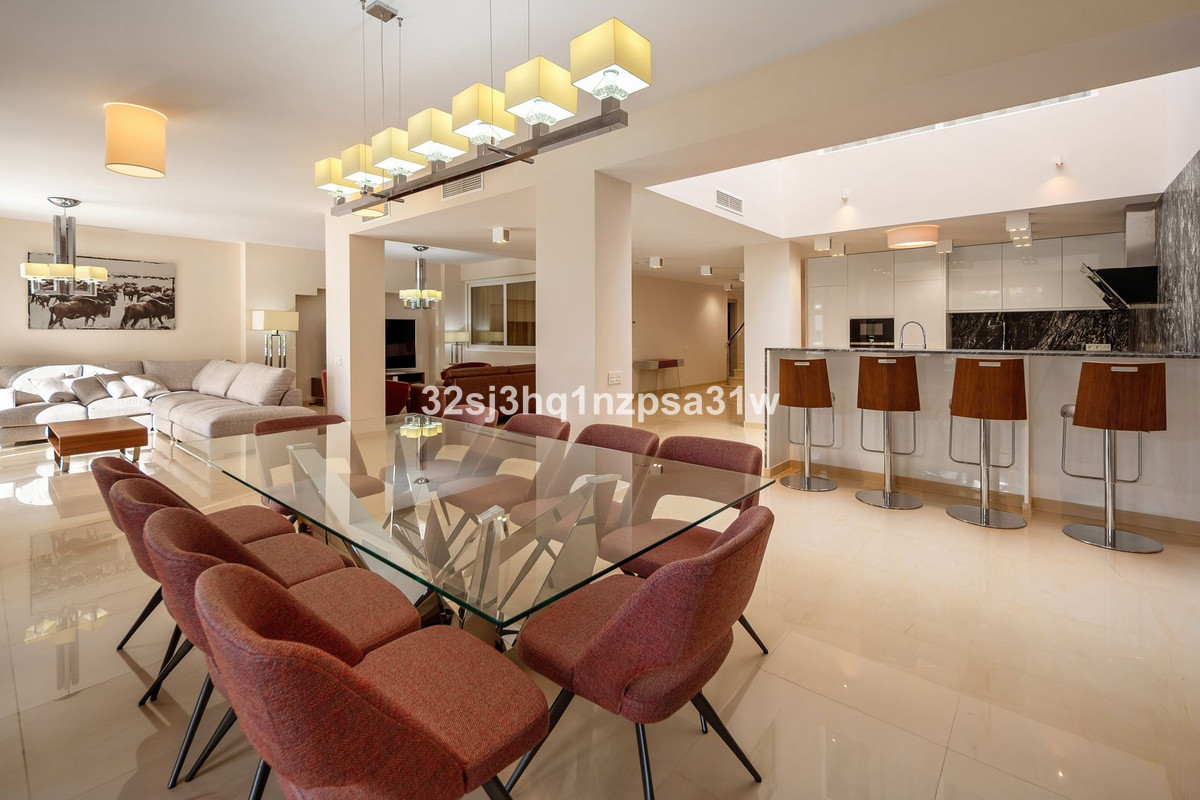 Se vende Apartamento Planta Baja de 6 dormitorios en Costa Del Sol, Málaga, España