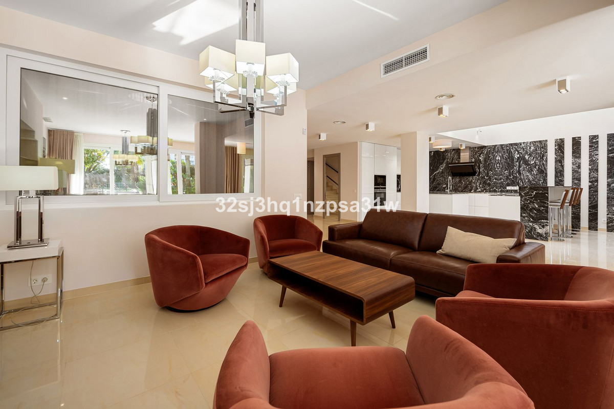 Se vende Apartamento Planta Baja de 6 dormitorios en Costa Del Sol, Málaga, España