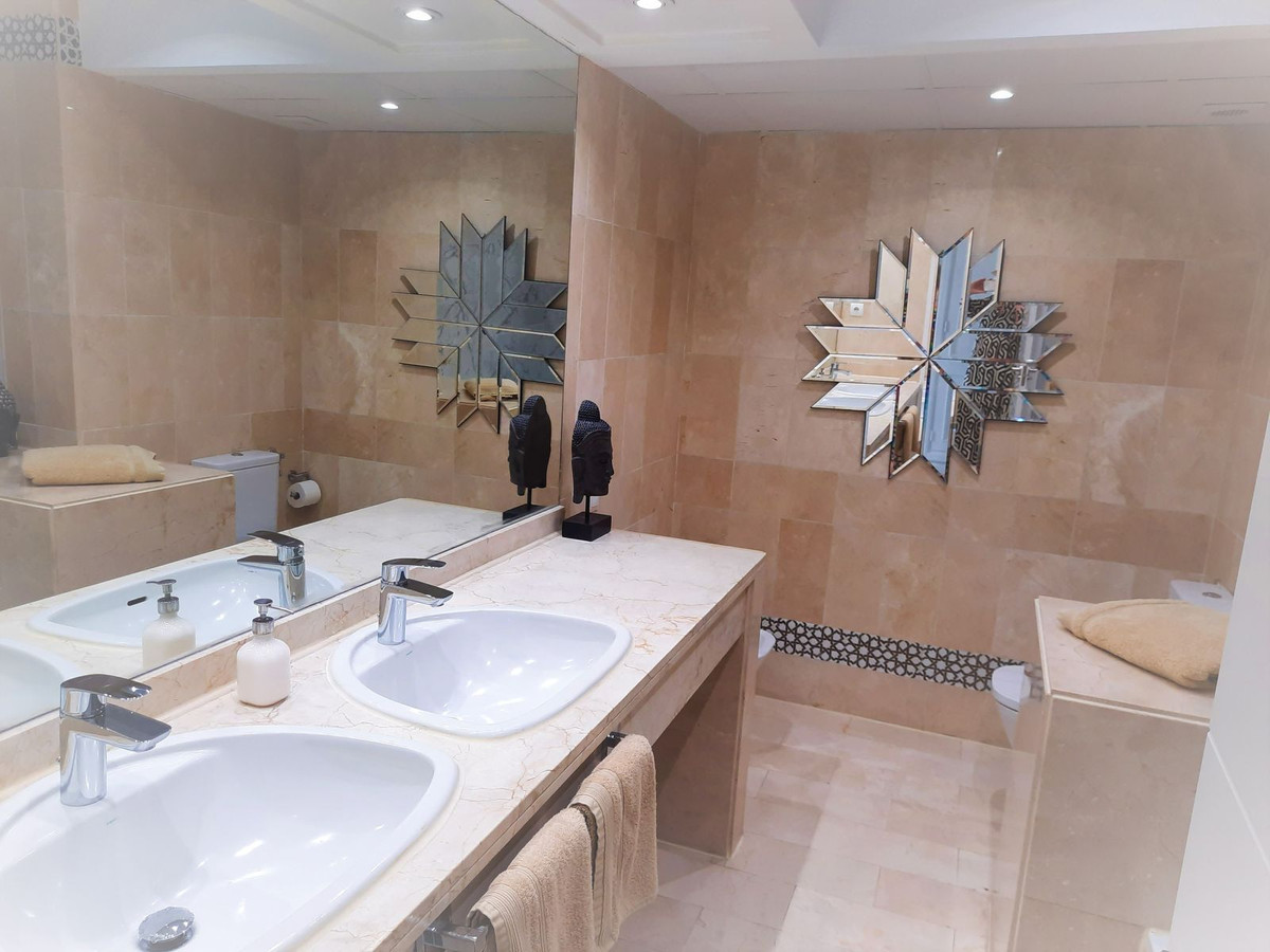 2 Bed Apartment for sale in Puerto Banús Costa Del Sol, Málaga, Spain