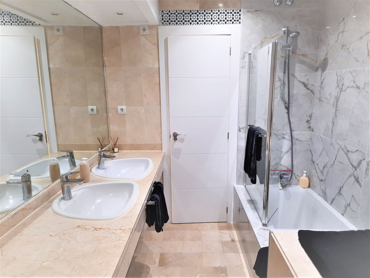 2 Bed Apartment for sale in Puerto Banús Costa Del Sol, Málaga, Spain