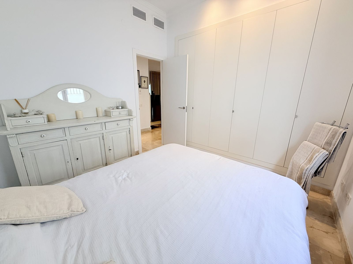 3 Bed Apartment for sale in Benahavís Costa Del Sol, Málaga, Spain