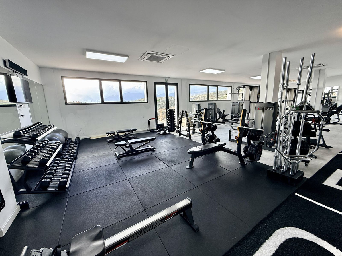3 Bed Apartment for sale in Benahavís Costa Del Sol, Málaga, Spain