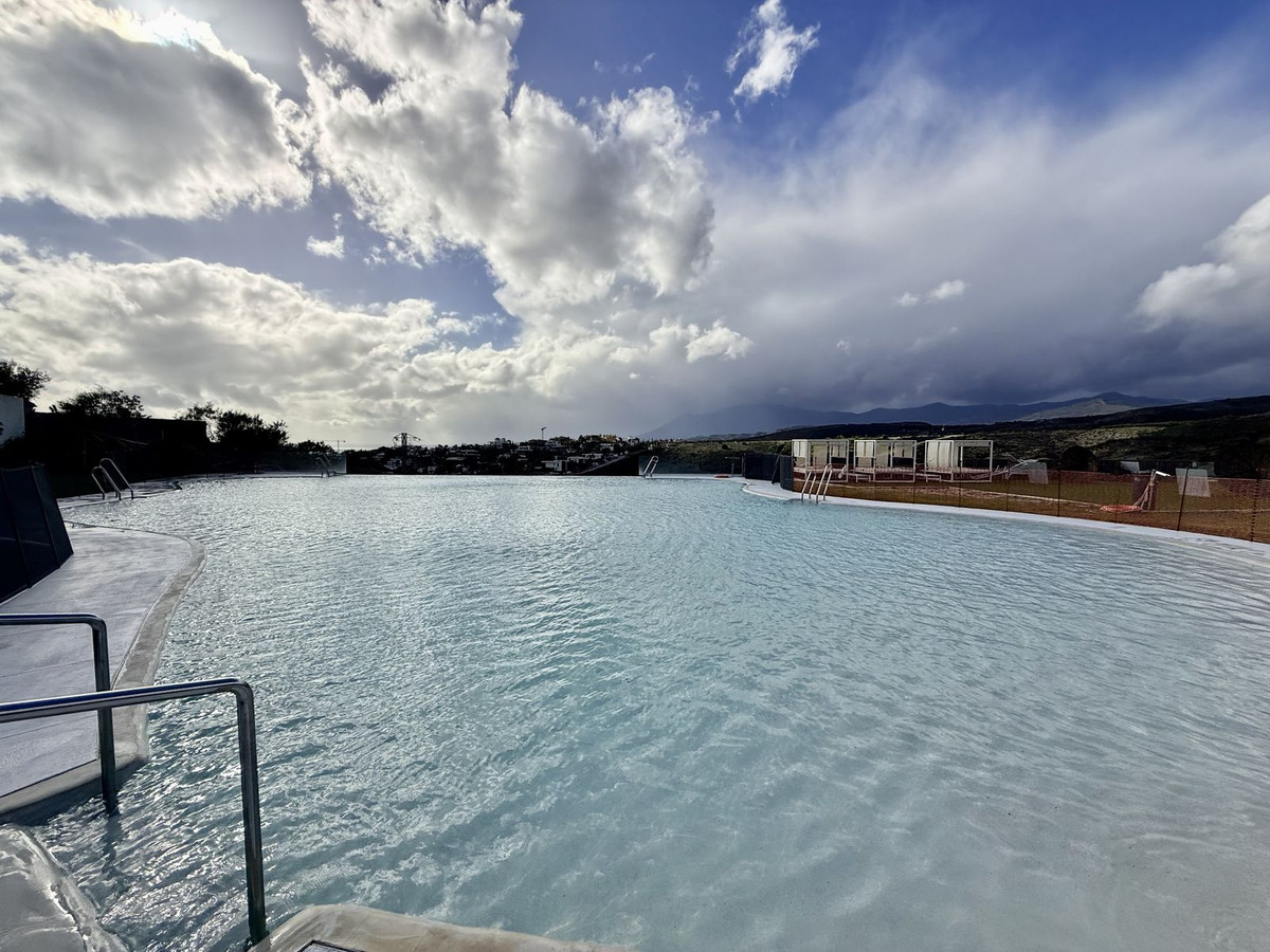 3 Bed Apartment for sale in Benahavís Costa Del Sol, Málaga, Spain