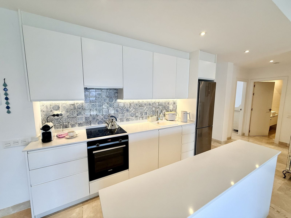 3 Bed Apartment for sale in Benahavís Costa Del Sol, Málaga, Spain