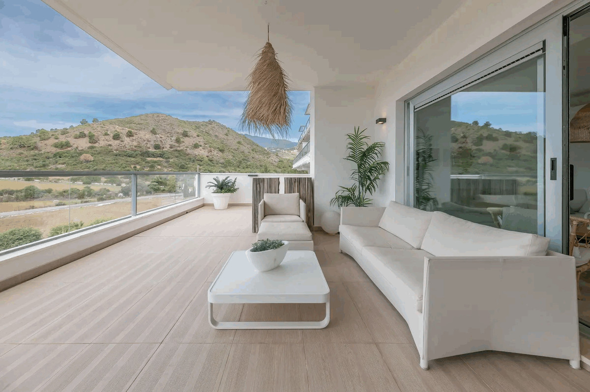 3 Bed Apartment for sale in Los Arqueros Costa Del Sol, Málaga, Spain