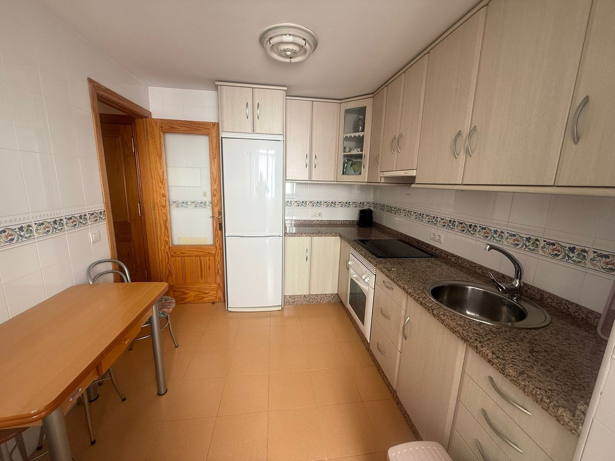 Se vende Apartamento Planta Media de 3 dormitorios en Costa Del Sol, Málaga, España