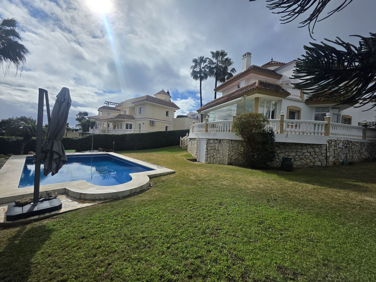 Se vende Villa - Chalet de 2 dormitorios en Costa Del Sol, Málaga, España