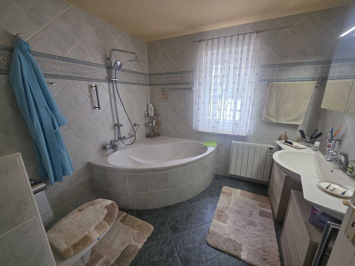 Se vende Villa - Chalet de 2 dormitorios en Costa Del Sol, Málaga, España