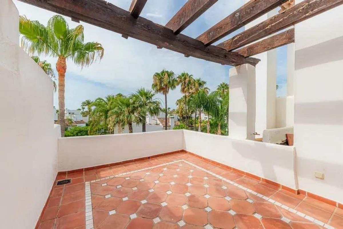 4 Bed Townhouse for sale in Costalita Costa Del Sol, Málaga, Spain