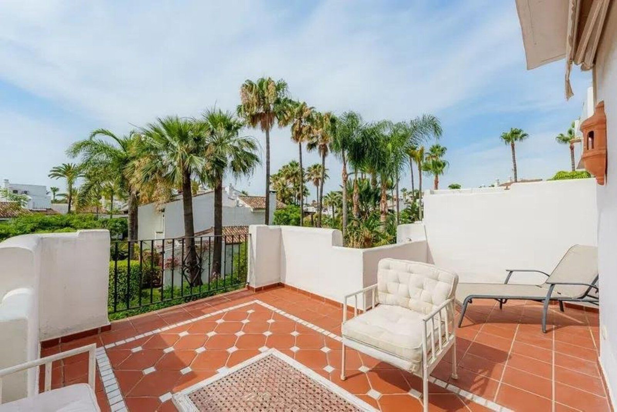 4 Bed Townhouse for sale in Costalita Costa Del Sol, Málaga, Spain