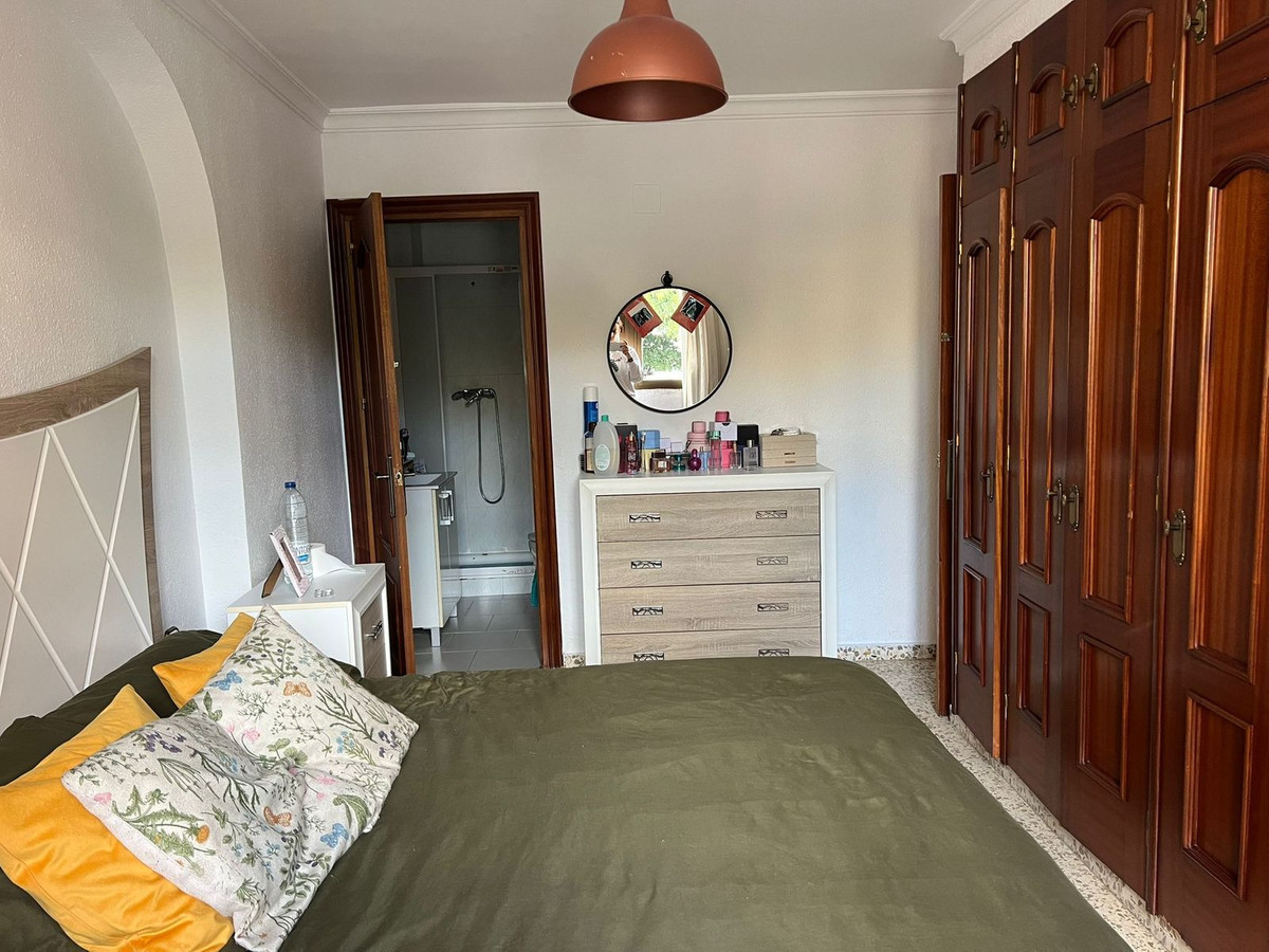 4 Bed Apartment for sale in Marbella Costa Del Sol, Málaga, Spain