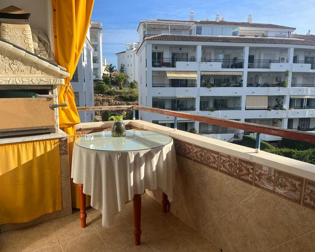 2 Bed Apartment for sale in Calahonda Costa Del Sol, Málaga, Spain