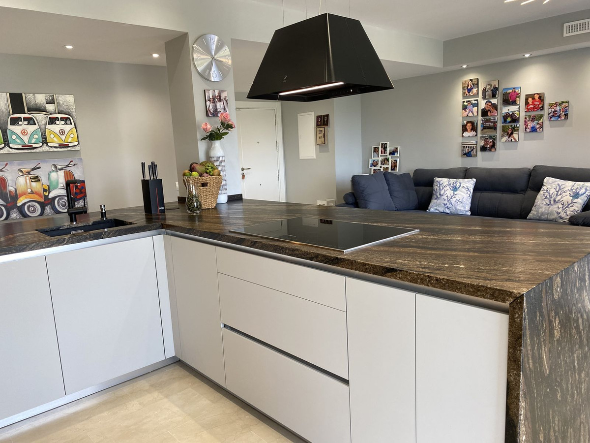 3 Bed Apartment for sale in Benahavís Costa Del Sol, Málaga, Spain