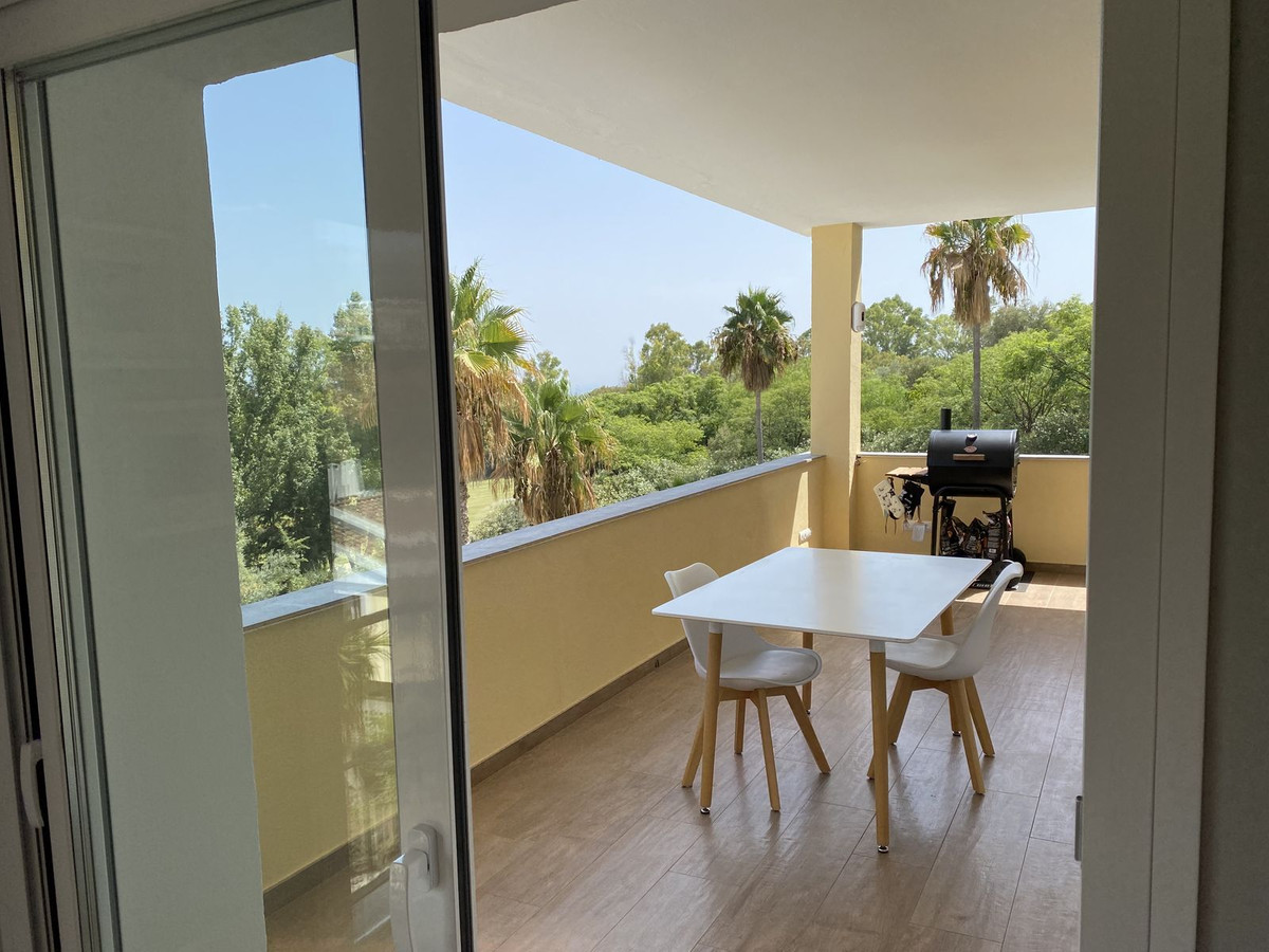 3 Bed Apartment for sale in Benahavís Costa Del Sol, Málaga, Spain