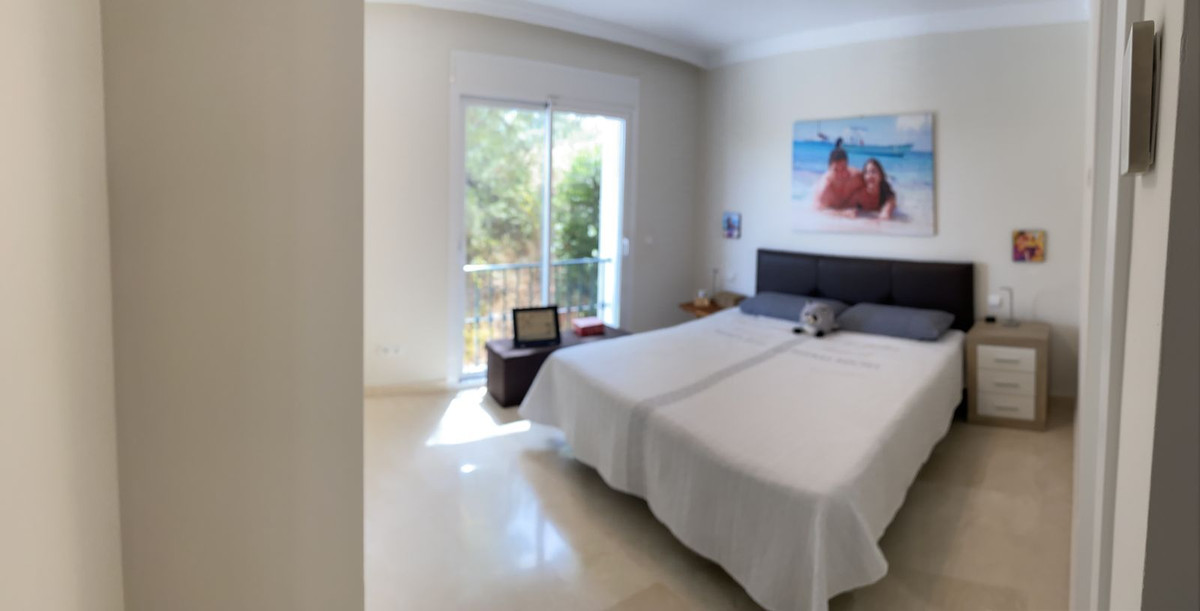 3 Bed Apartment for sale in Benahavís Costa Del Sol, Málaga, Spain