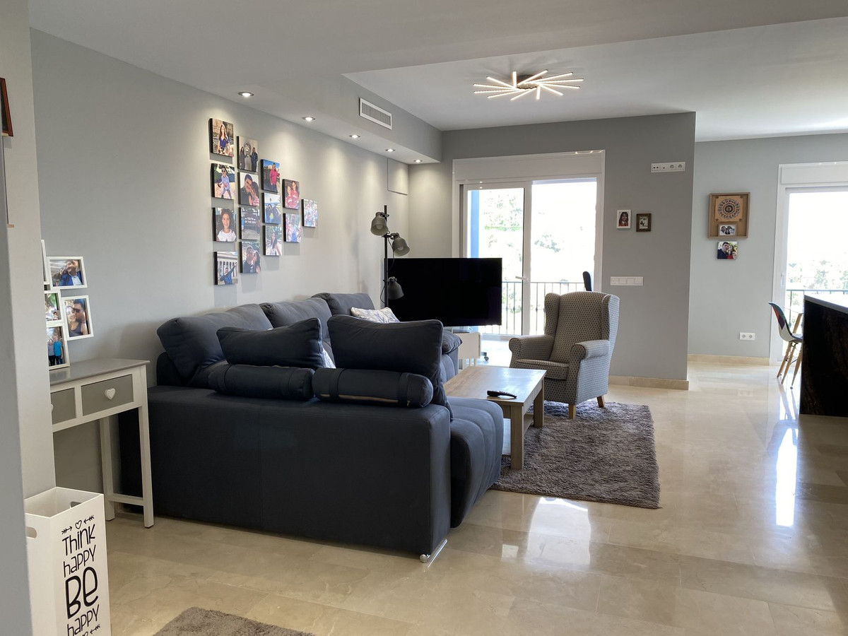 3 Bed Apartment for sale in Benahavís Costa Del Sol, Málaga, Spain
