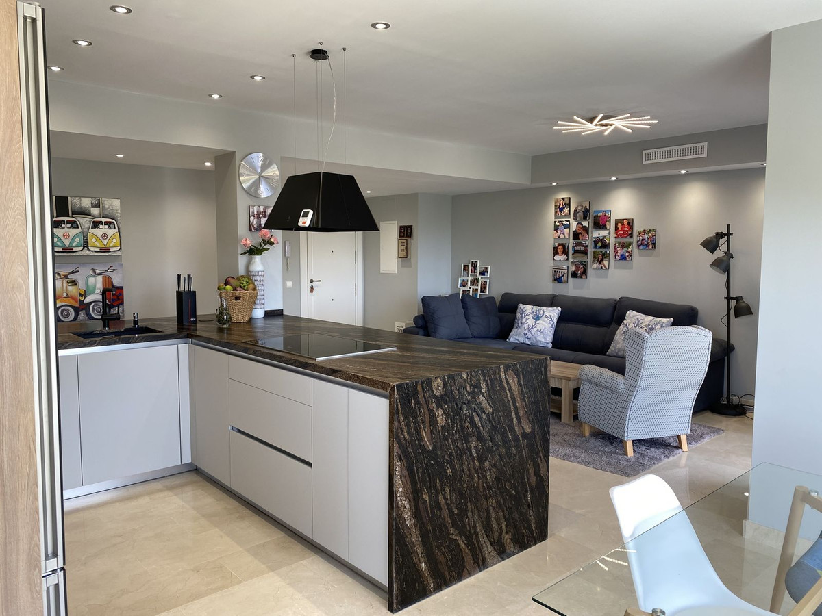 3 Bed Apartment for sale in Benahavís Costa Del Sol, Málaga, Spain