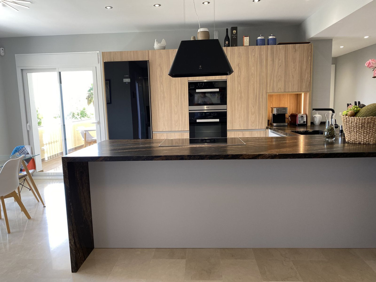 3 Bed Apartment for sale in Benahavís Costa Del Sol, Málaga, Spain