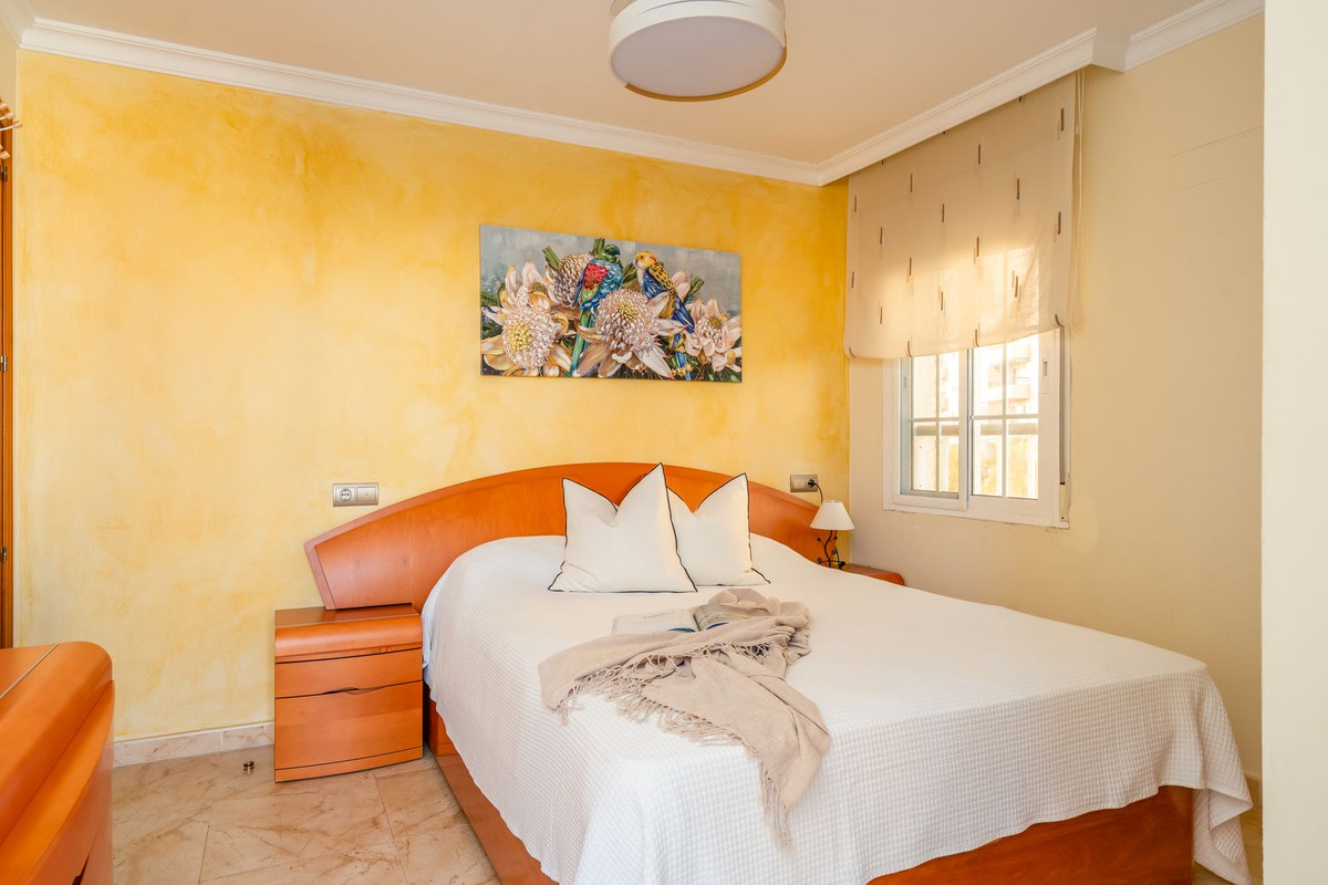 Se vende Apartamento en Planta Última de 2 dormitorios en Costa Del Sol, Málaga, España