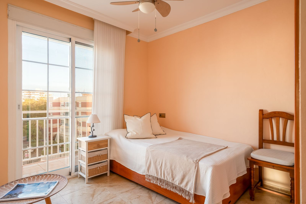 Se vende Apartamento en Planta Última de 2 dormitorios en Costa Del Sol, Málaga, España