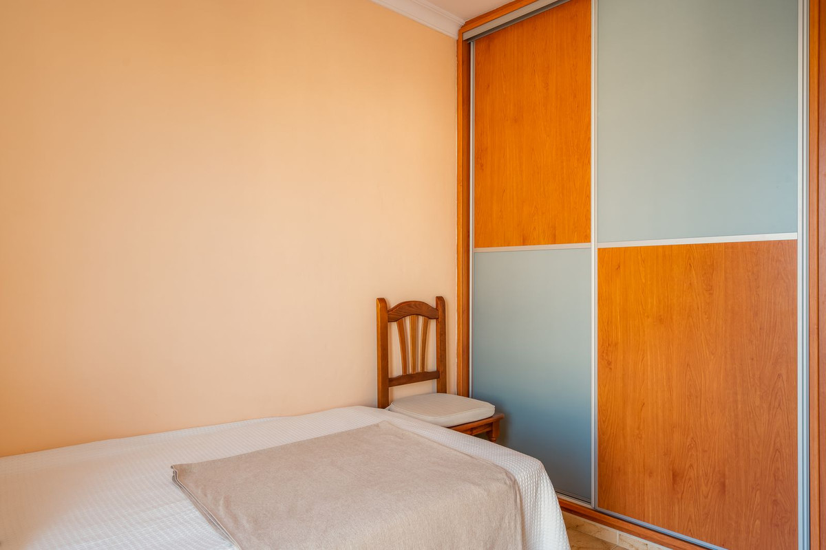 Se vende Apartamento en Planta Última de 2 dormitorios en Costa Del Sol, Málaga, España