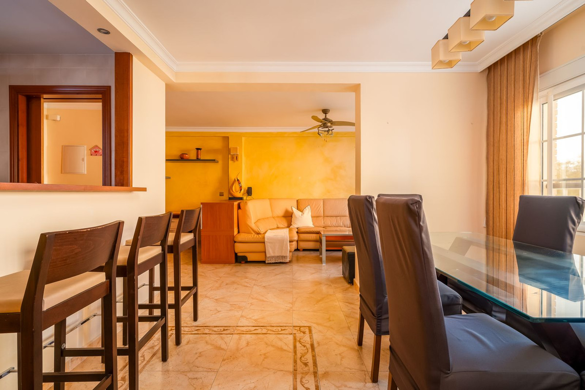 Se vende Apartamento en Planta Última de 2 dormitorios en Costa Del Sol, Málaga, España