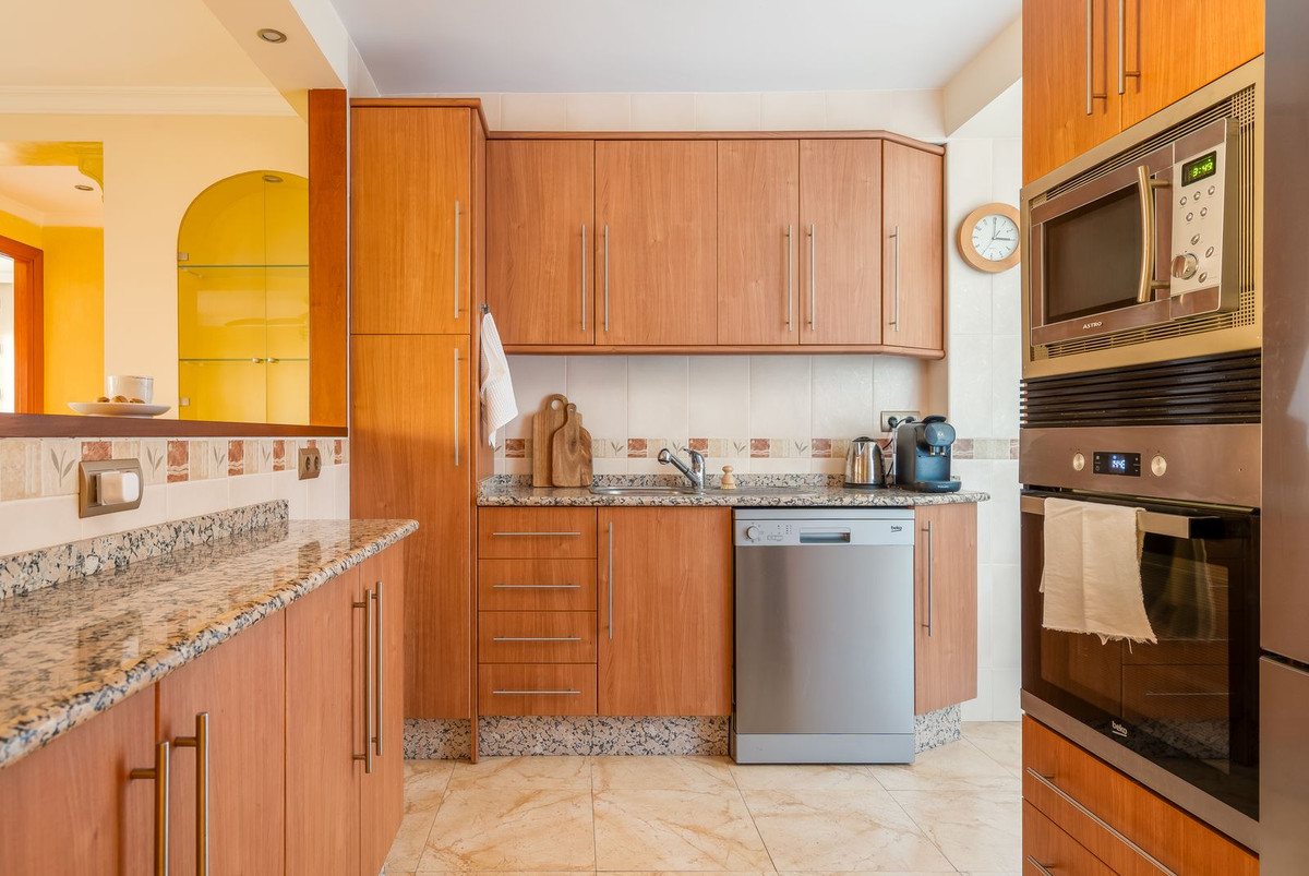 Se vende Apartamento en Planta Última de 2 dormitorios en Costa Del Sol, Málaga, España