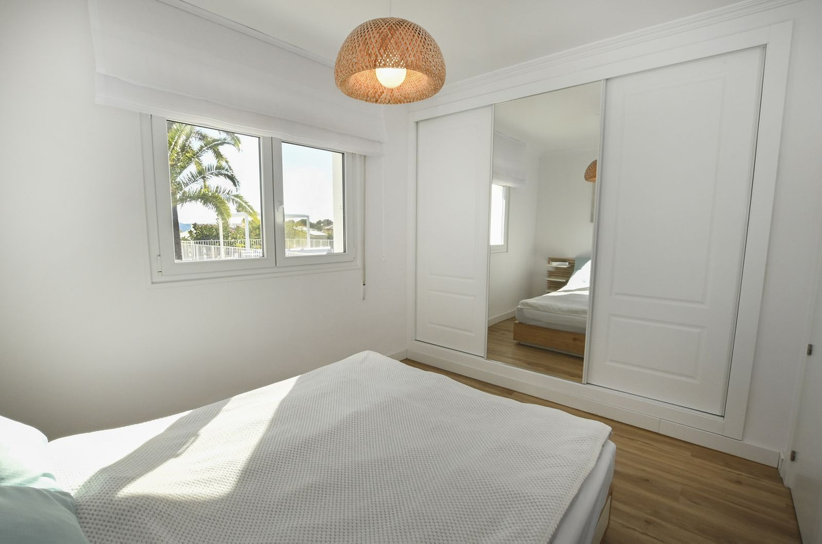 Se vende Villa - Chalet de 4 dormitorios en Costa Blanca, Alicante, España