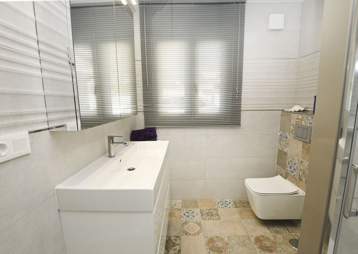 Se vende Villa - Chalet de 4 dormitorios en Costa Blanca, Alicante, España