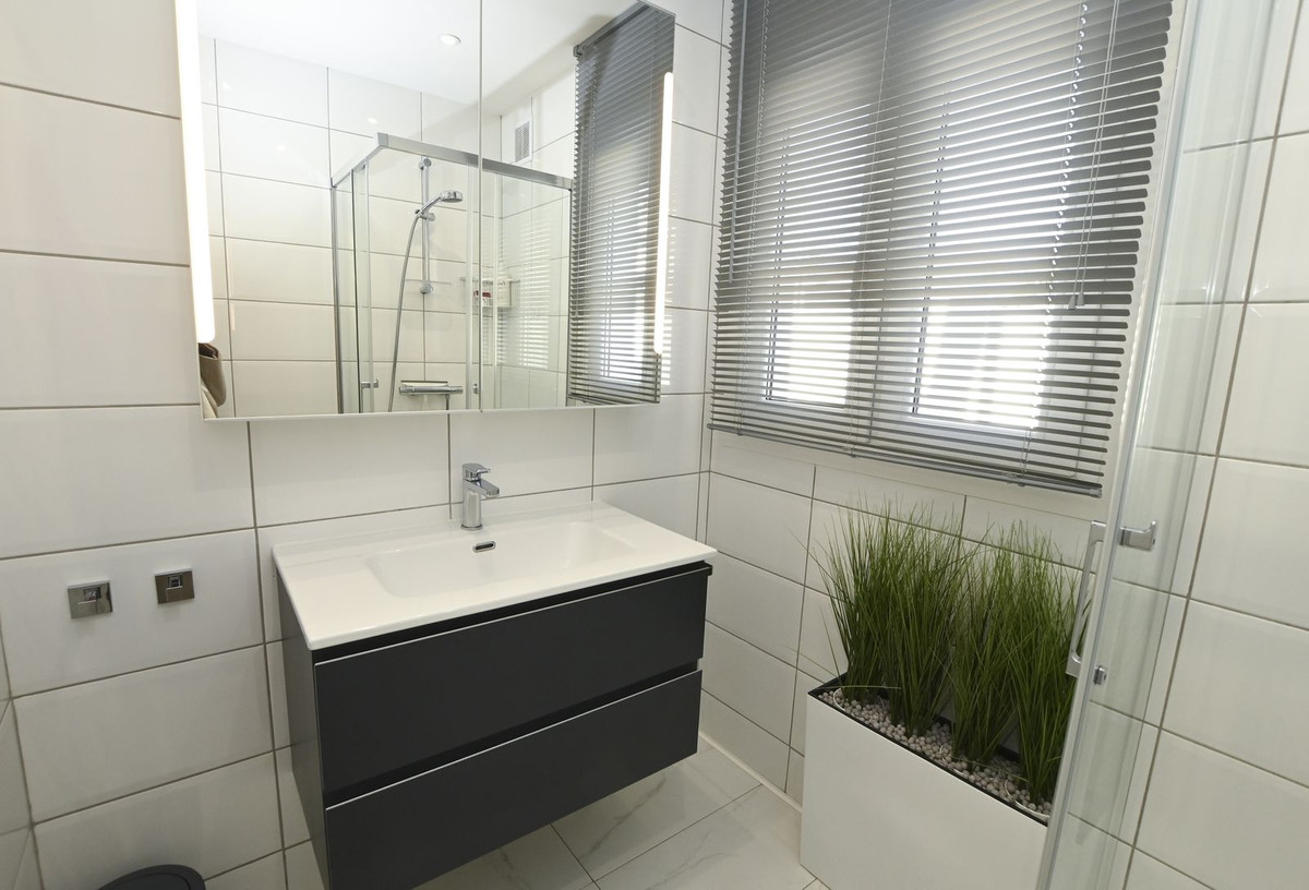 Se vende Villa - Chalet de 4 dormitorios en Costa Blanca, Alicante, España